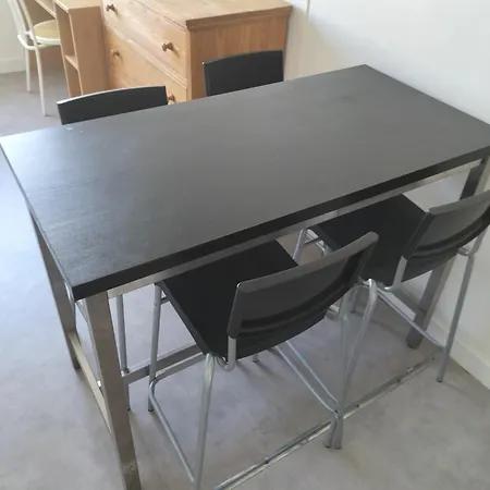 Avec Place De Parking *